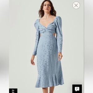 NWOT ASTR LAINIE LONG SLEEVE CUTOUT MIDI DRESS